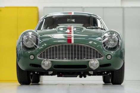 Handovers-begin-of-Aston-Martin-DB4-GT-Zagato-Continuation-models---photo-Max-Earey--(45)